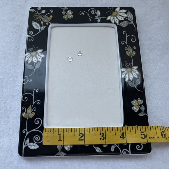 Vera Bradley Picture Frame Ceamic Bird of Paradise Black White Floral 4 x 6 - Picture 10 of 12